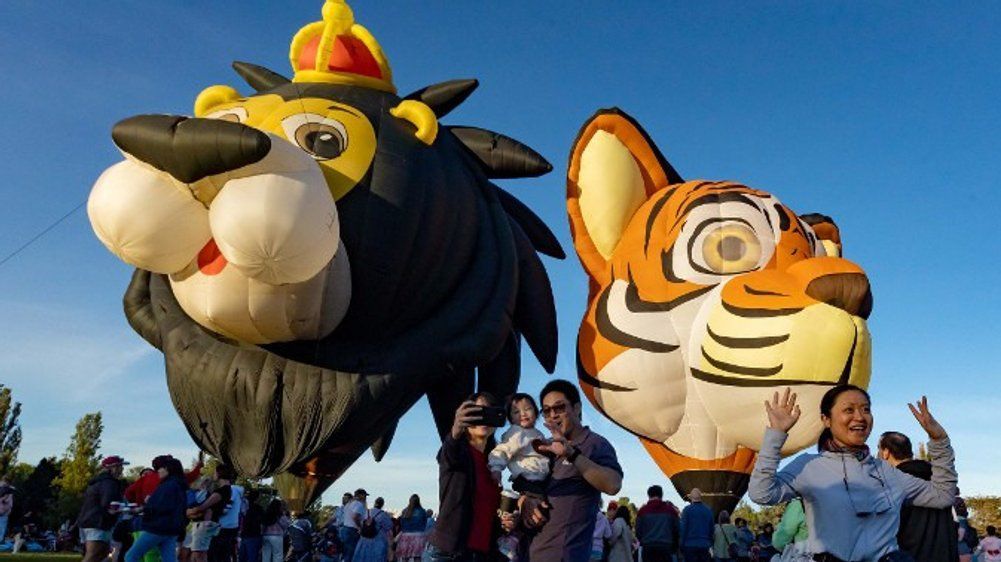 Canberra Ballon Festival verwandelt Himmel in buntes Farbenmeer
