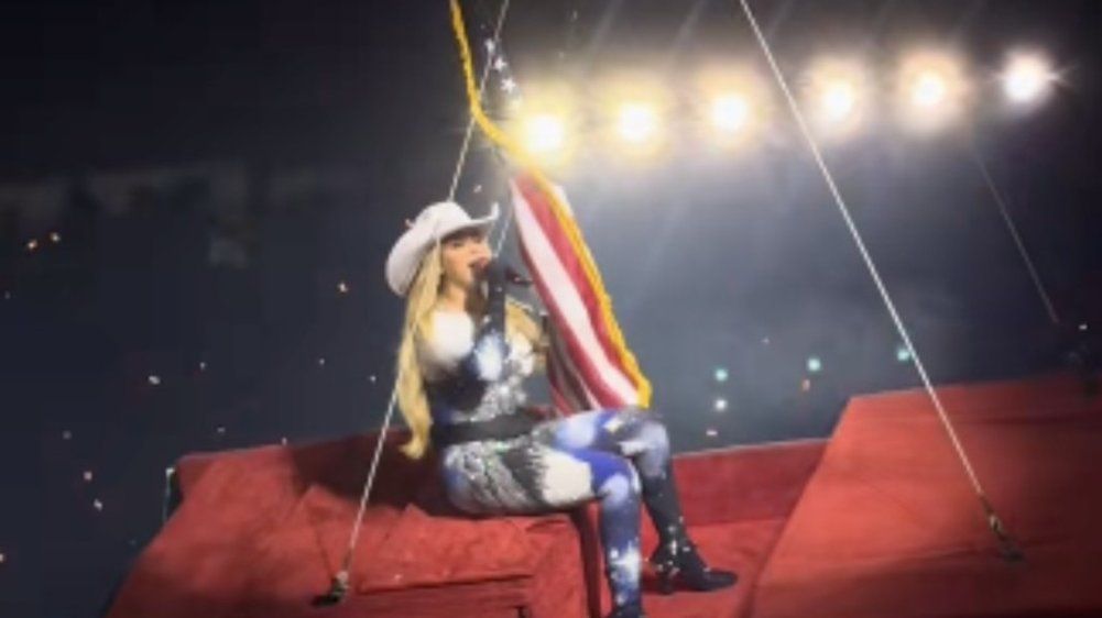 Scary Moment for Beyoncé: Floating Car Tips Over in Mid-Air