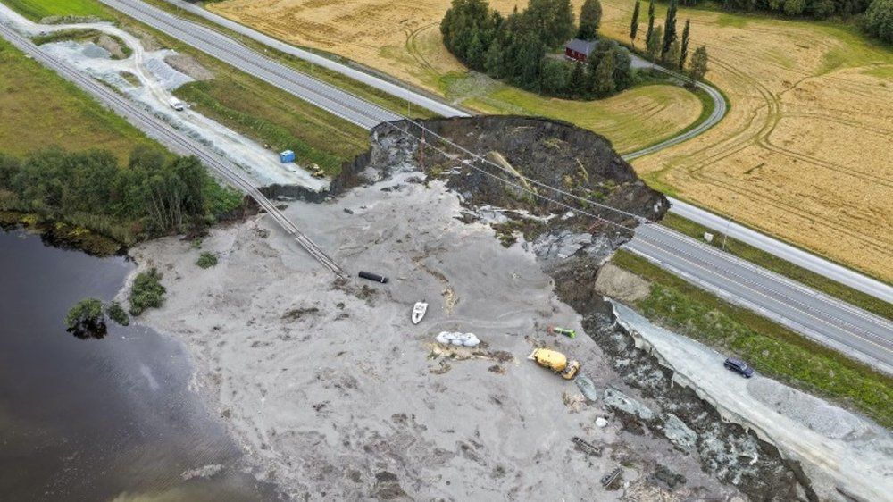 Video: Norwegen: Erdrutsch reißt Straße und Schienen in die Tiefe