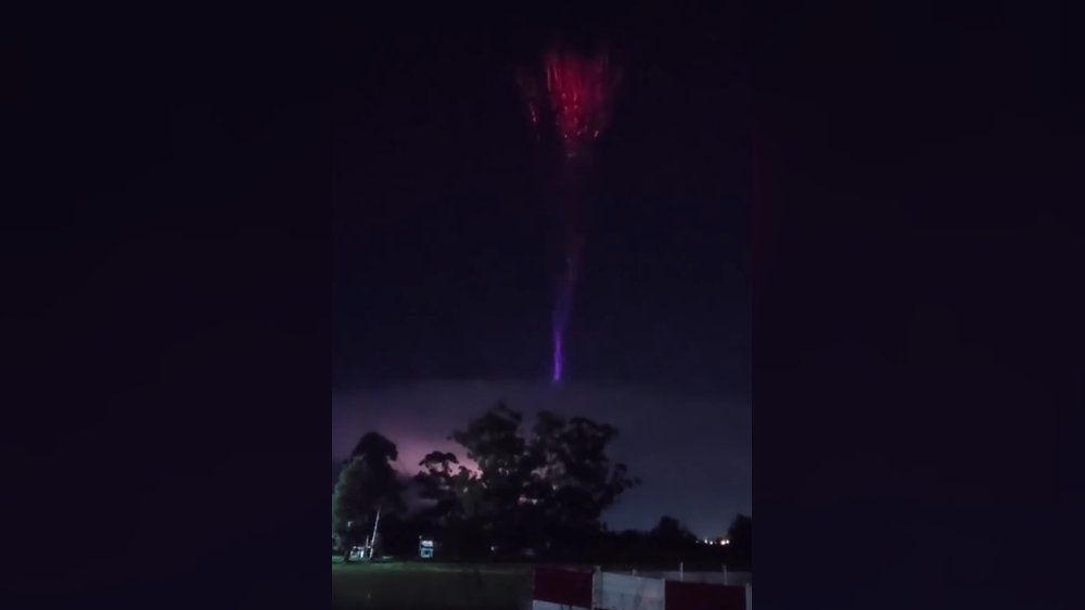 Video: Seltener "Blue Jet" schießt aus Gewitterwolke über Tucumán
