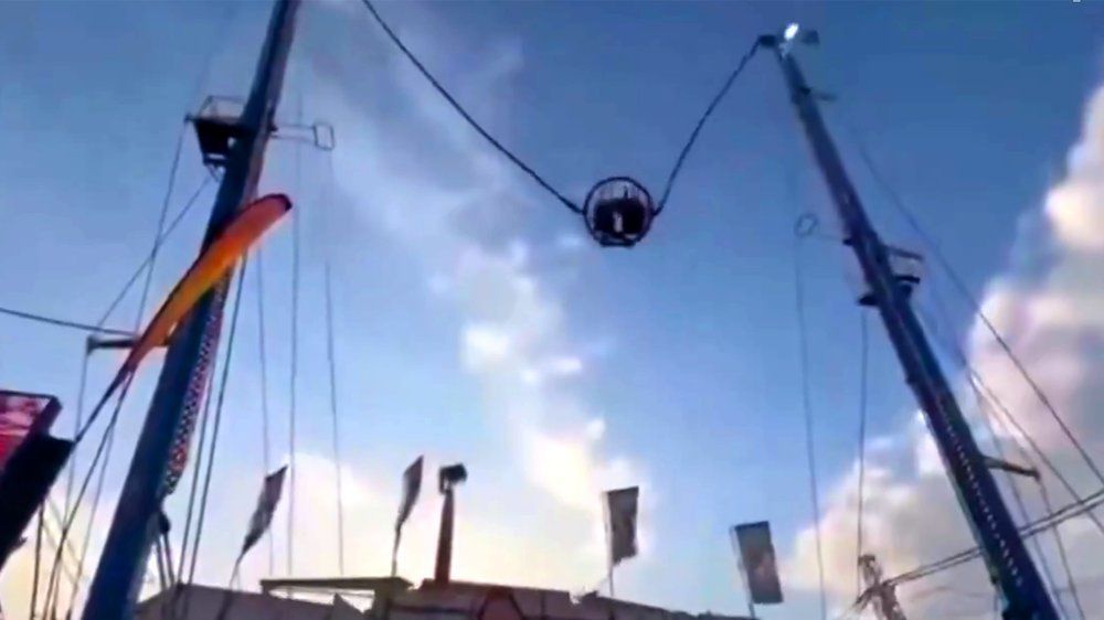 Video: Horror auf Volksfest: Bungee-Seil reißt plötzlich ab