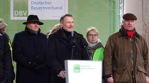 «Hau ab!» - Finanzminister Lindner bei Bauerndemo ausgebuht