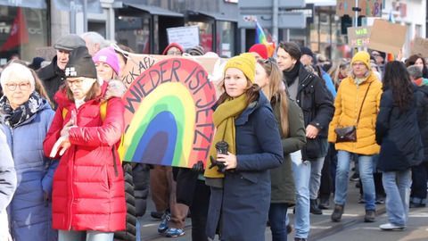 Mindestens 30 000 bei Düsseldorfer Anti-AfD-Demo