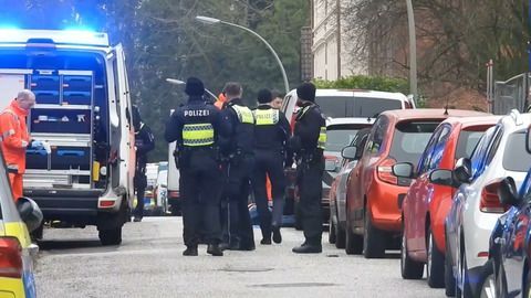 Nach Messerangriff mit zwei Toten in Hamburg: Sohn stellt sich