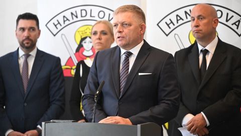 Fico nach Attentat weiter auf der Intensivstation