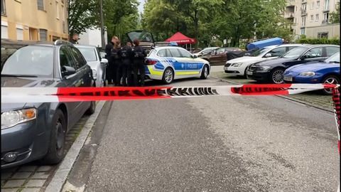Größerer Polizeieinsatz in München - Schwerverletzter gefunden