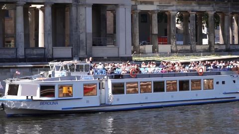 Thermometer klettert über 30 Grad: Menschen genießen Wetter