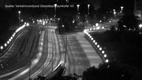 Mitten in der Nacht: Video zeigt Brückeneinsturz in Dresden