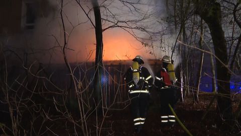 Brand in der Königsstraße: Großeinsatz in Hamburg