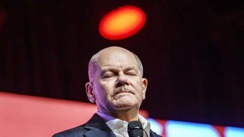 Umfrage-Schock für Scholz: SPD stürzt ab - AfD legt stark zu