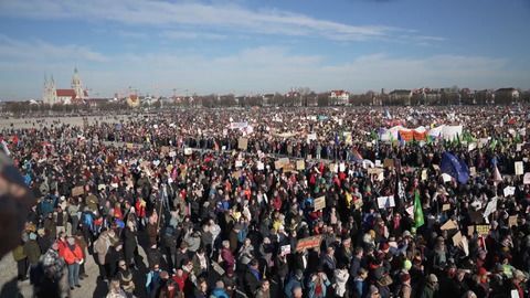 Demos gegen Rechts - über 200.000 Menschen protestieren in München