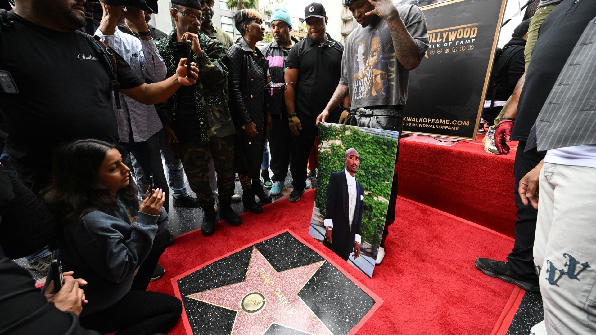 Tupac bekommt Stern auf dem Walk of Fame