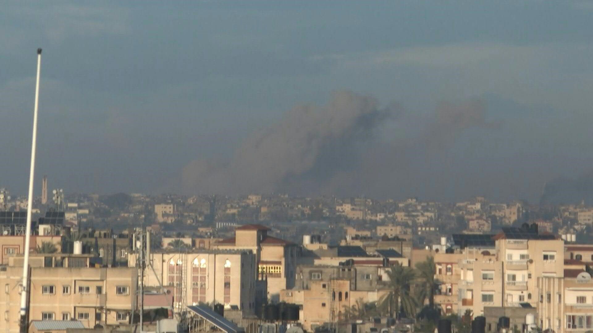 Smoke rises, explosions ring out in Khan Yunis