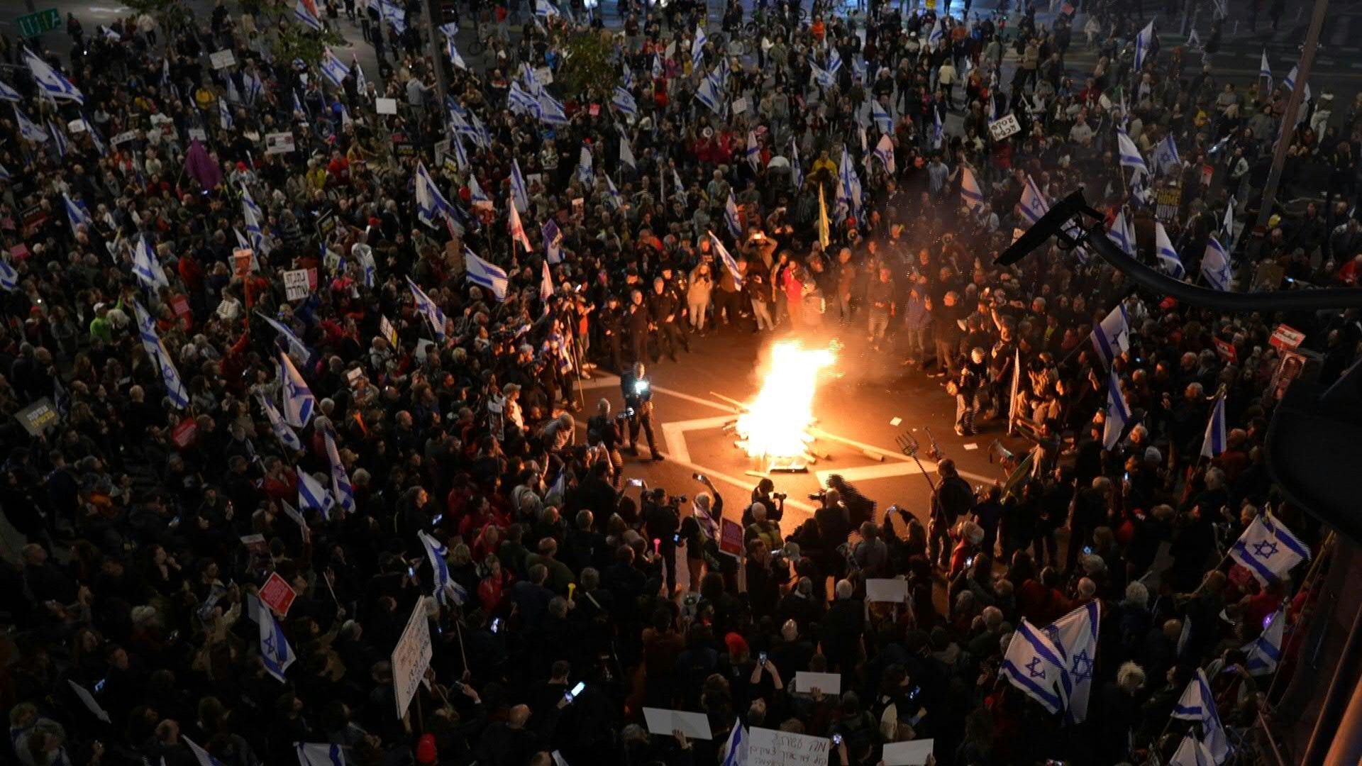 Scuffles, arrests at anti-government protest in Tel Aviv