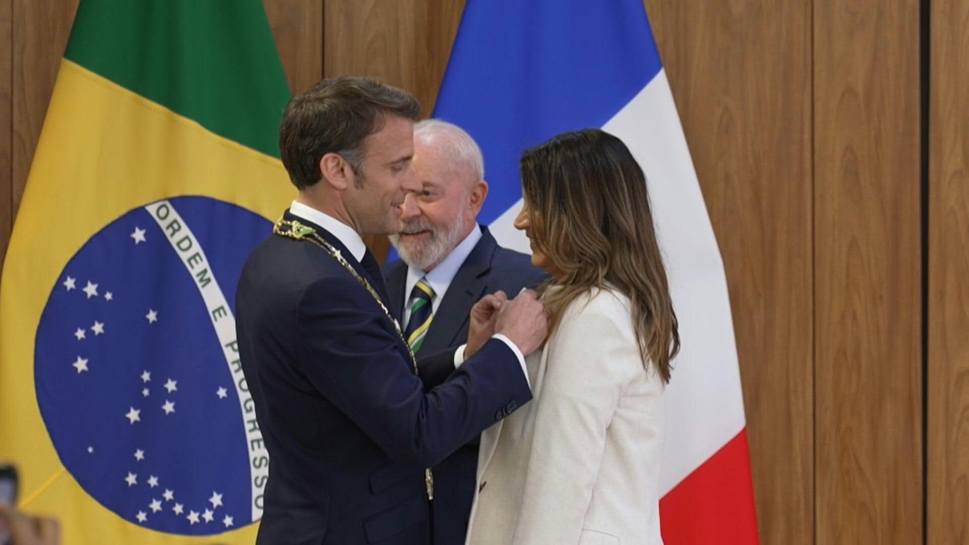 Emmanuel Macron awards Brazil's First Lady the Legion of Honor