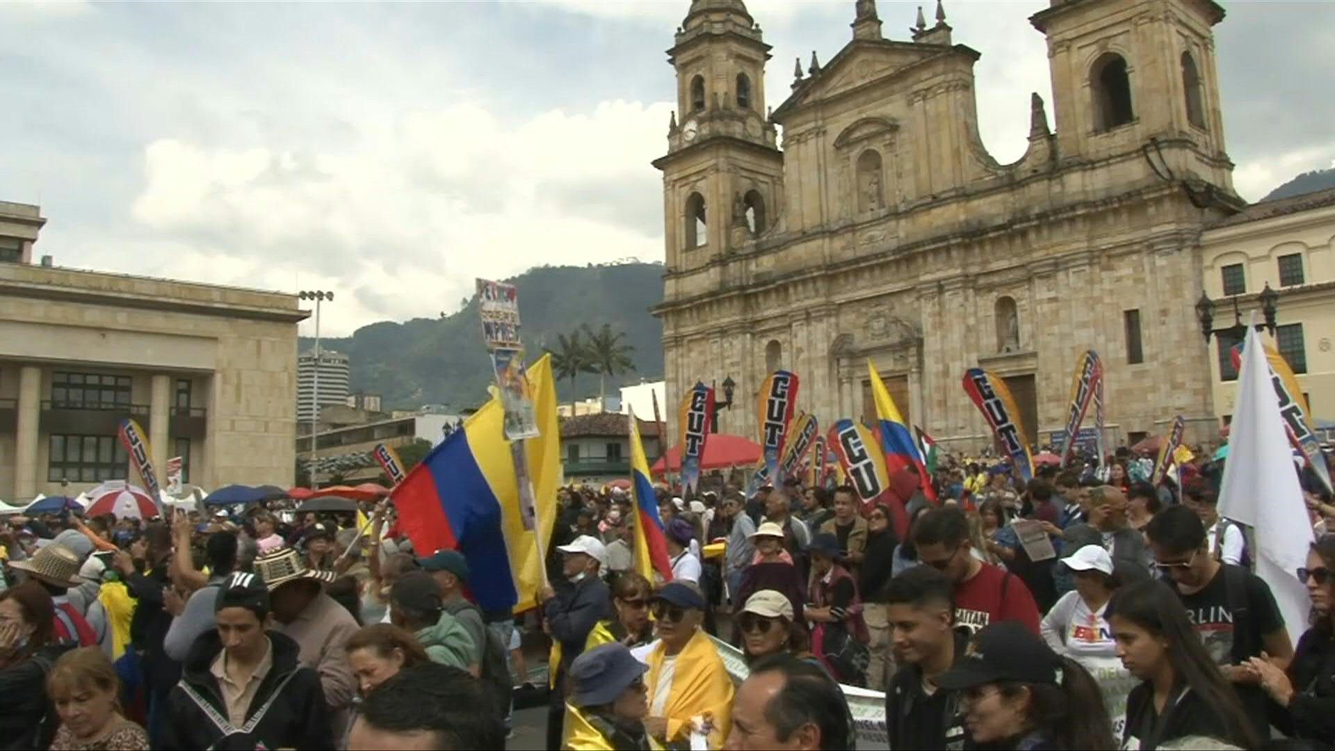 Colombians gather in support of Petro in the capital