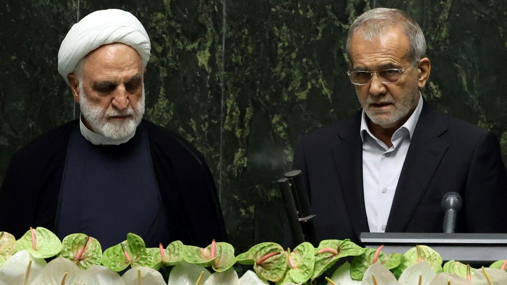 Iran: Peseschkian als neuer Präsident vereidigt