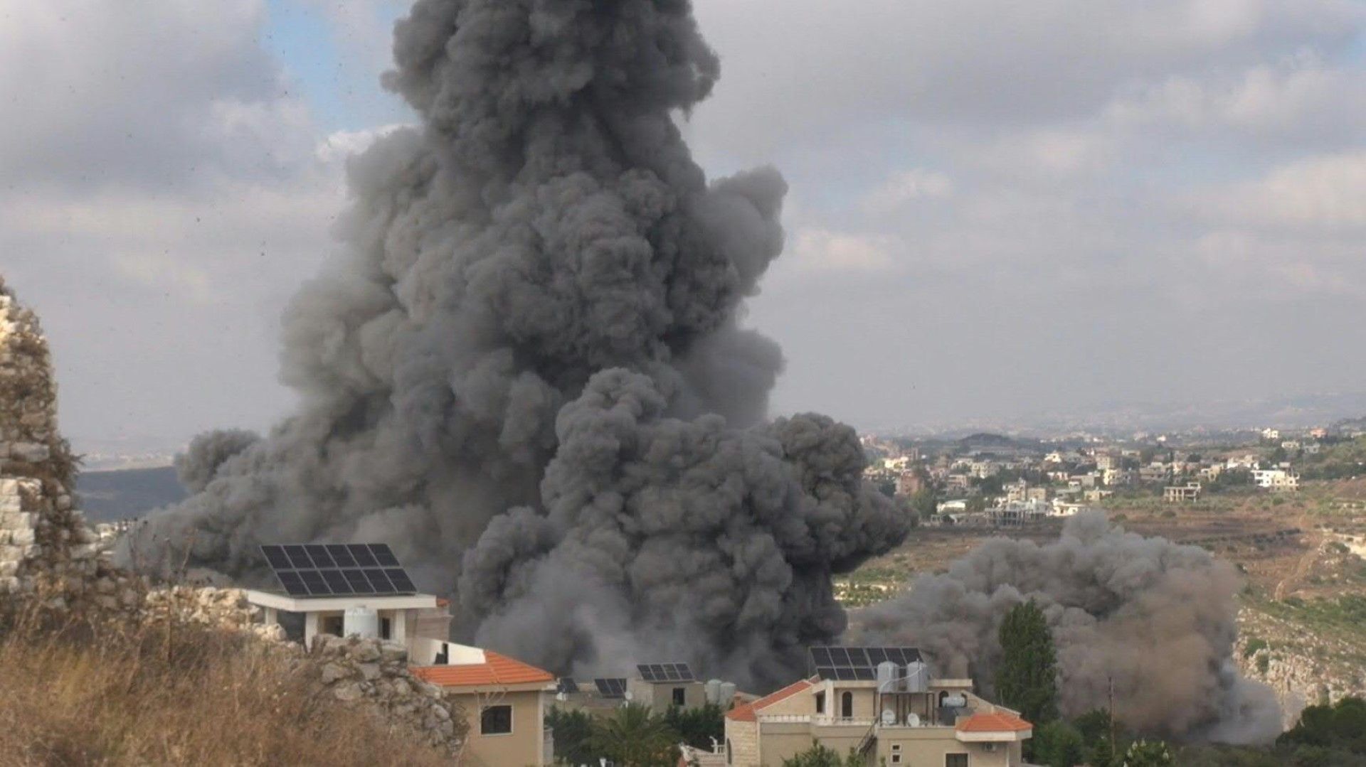 Smoke billows following deadly Israeli strike on south Lebanon