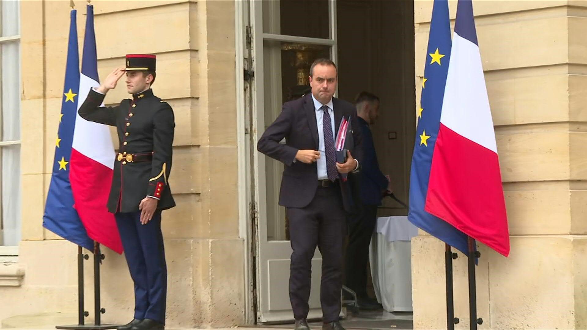 French ministers arrive at Matignon for a government seminar