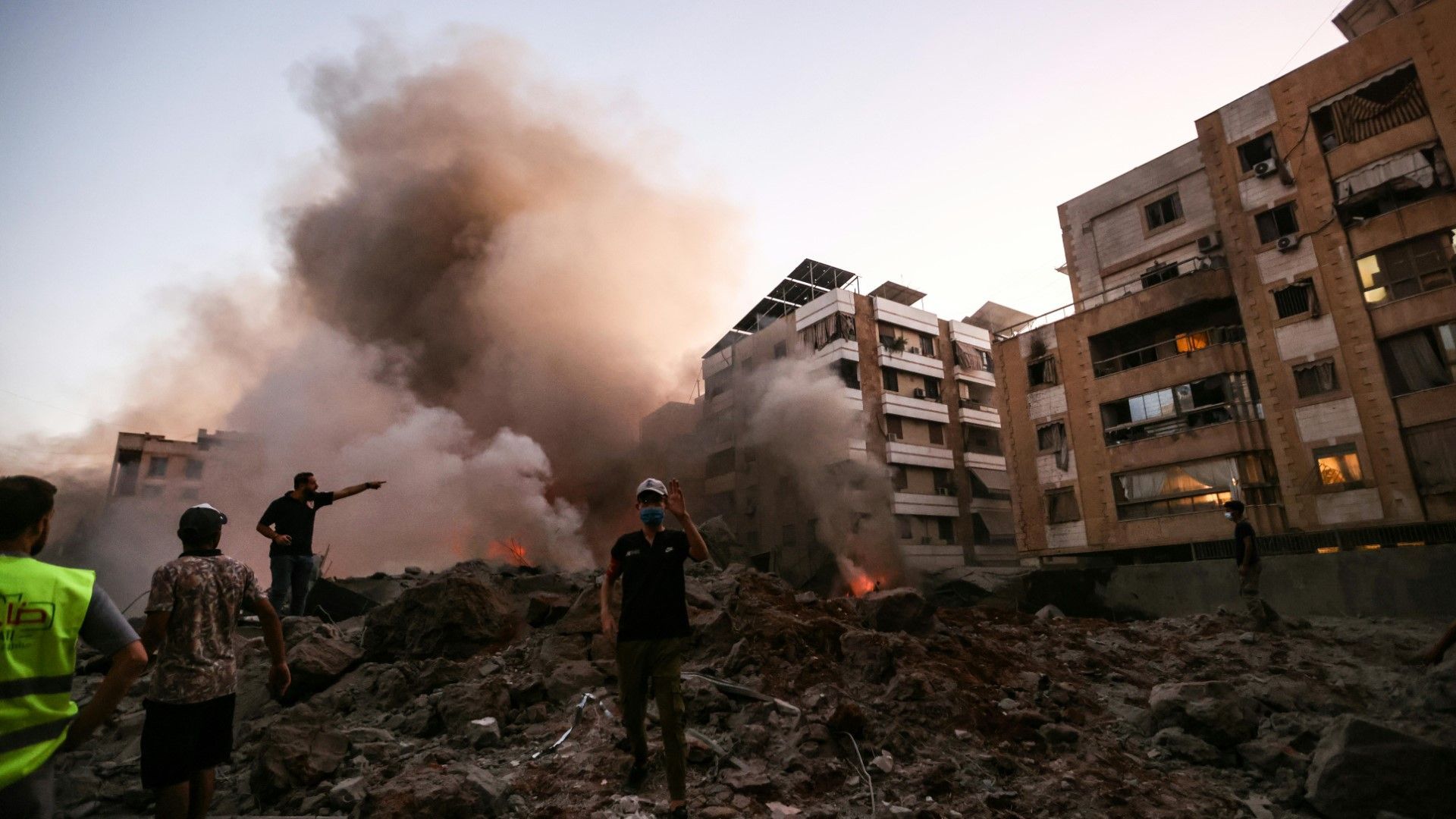 Israel greift Hisbollah-Hauptquartier in Beirut an - Video