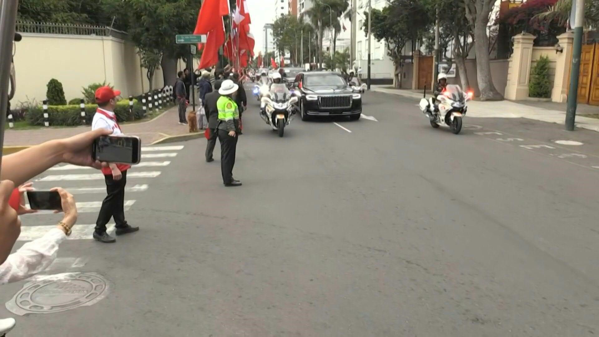 Xi-convoy-arrives-at-Lima-hotel-where-he-will-meet-US-President-Joe-Biden