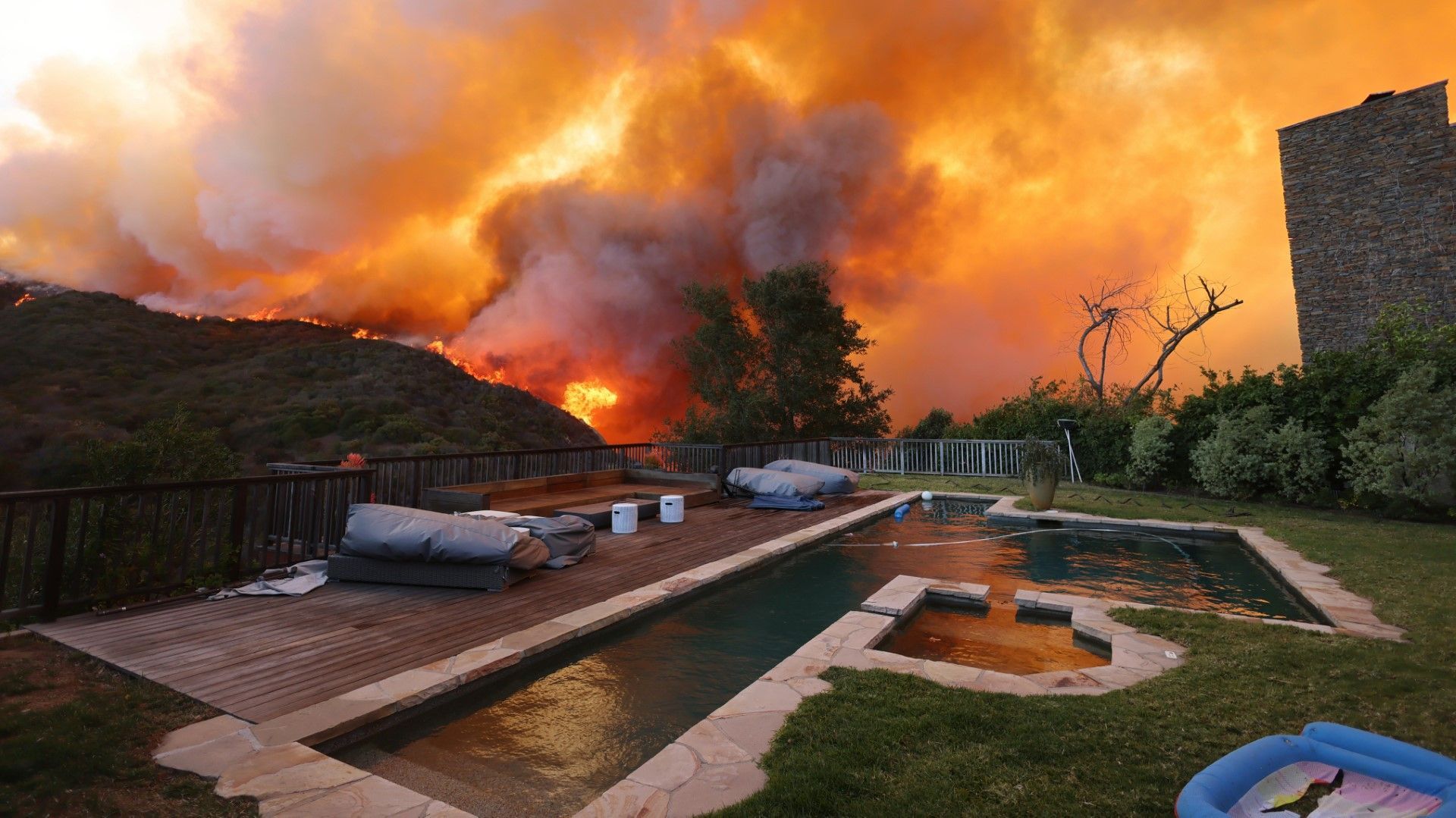 Kalifornien: Tausende auf der Flucht vor heftigen Waldbränden