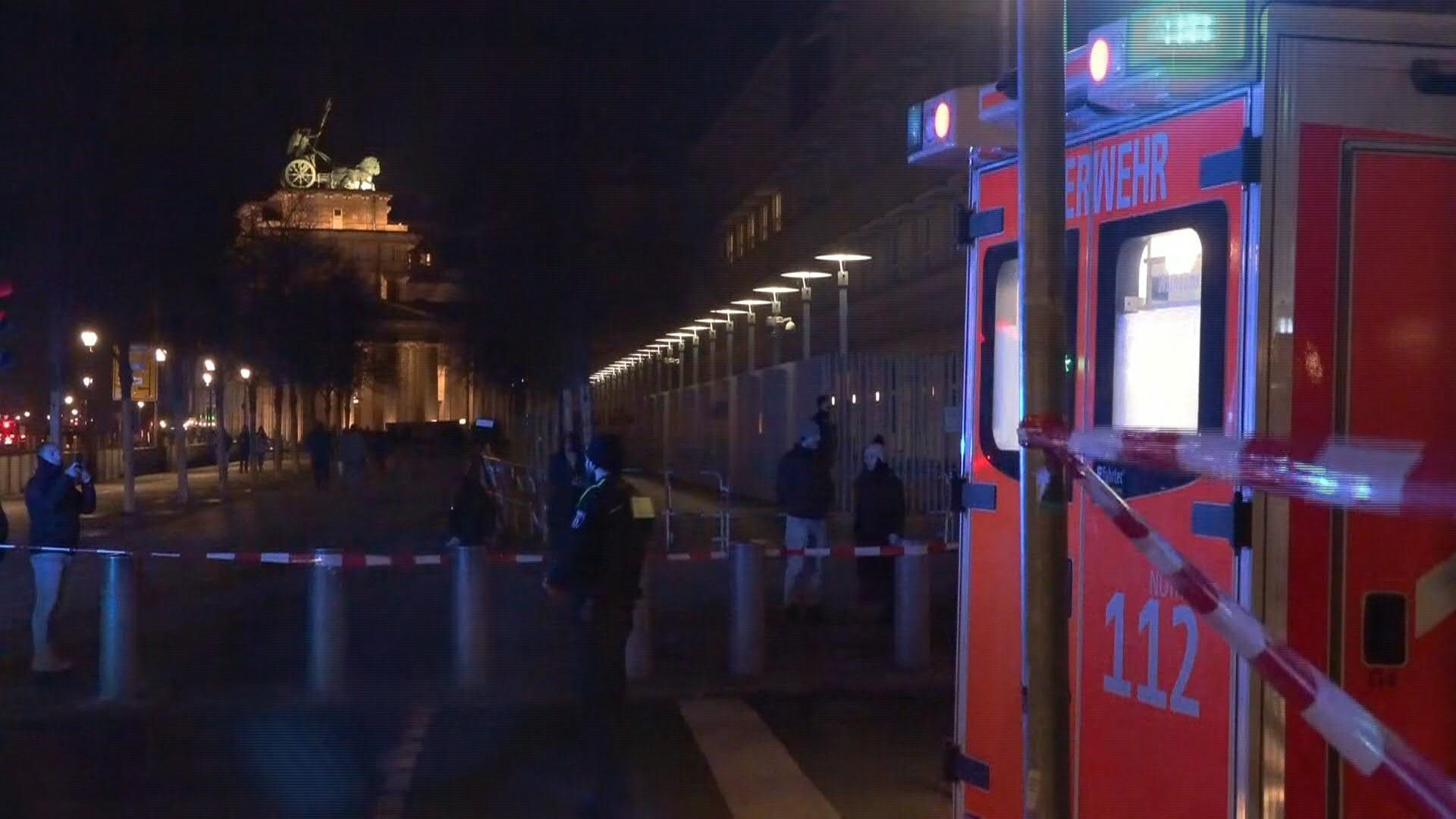 Emergency services on site as man badly wounded in assault at Berlin's Holocaust memorial (2)