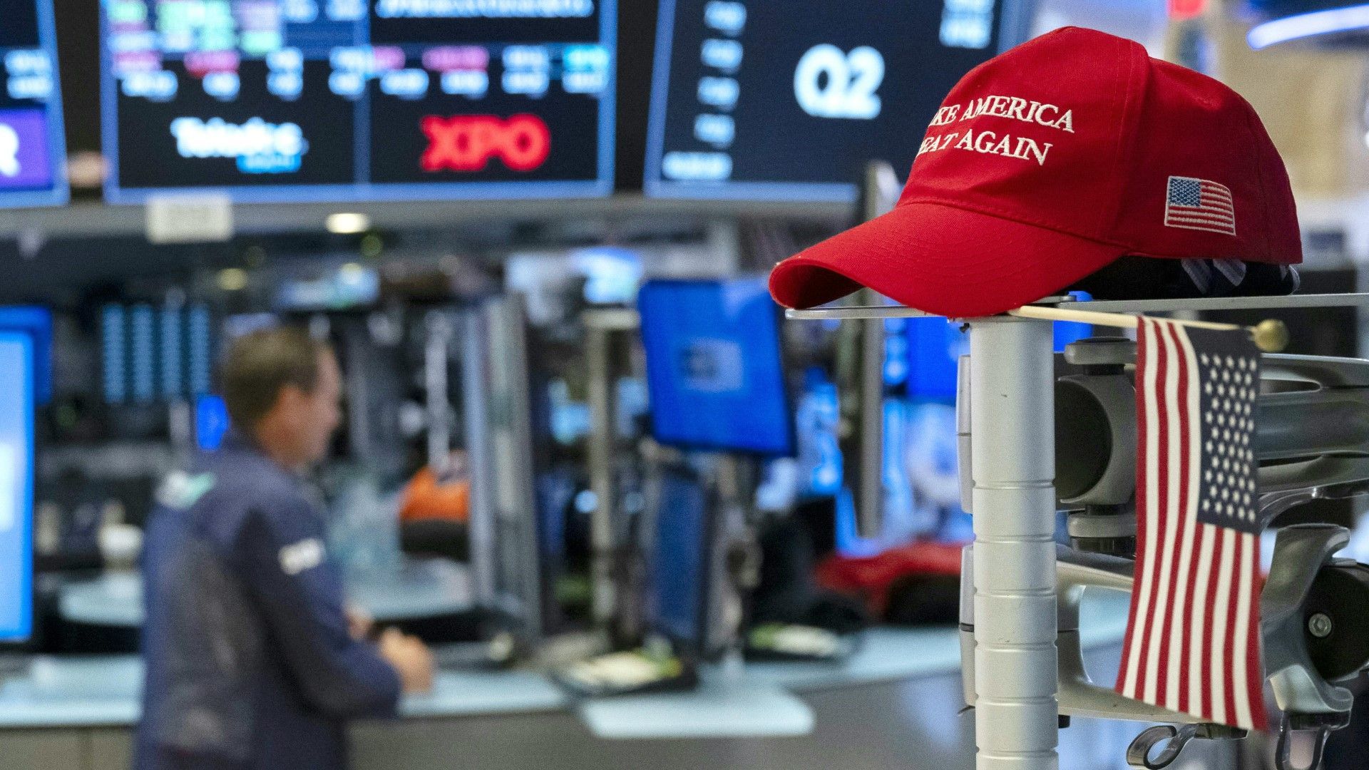 Video: US-Wirtschaft schrumpft - Trump gibt Biden die Schuld