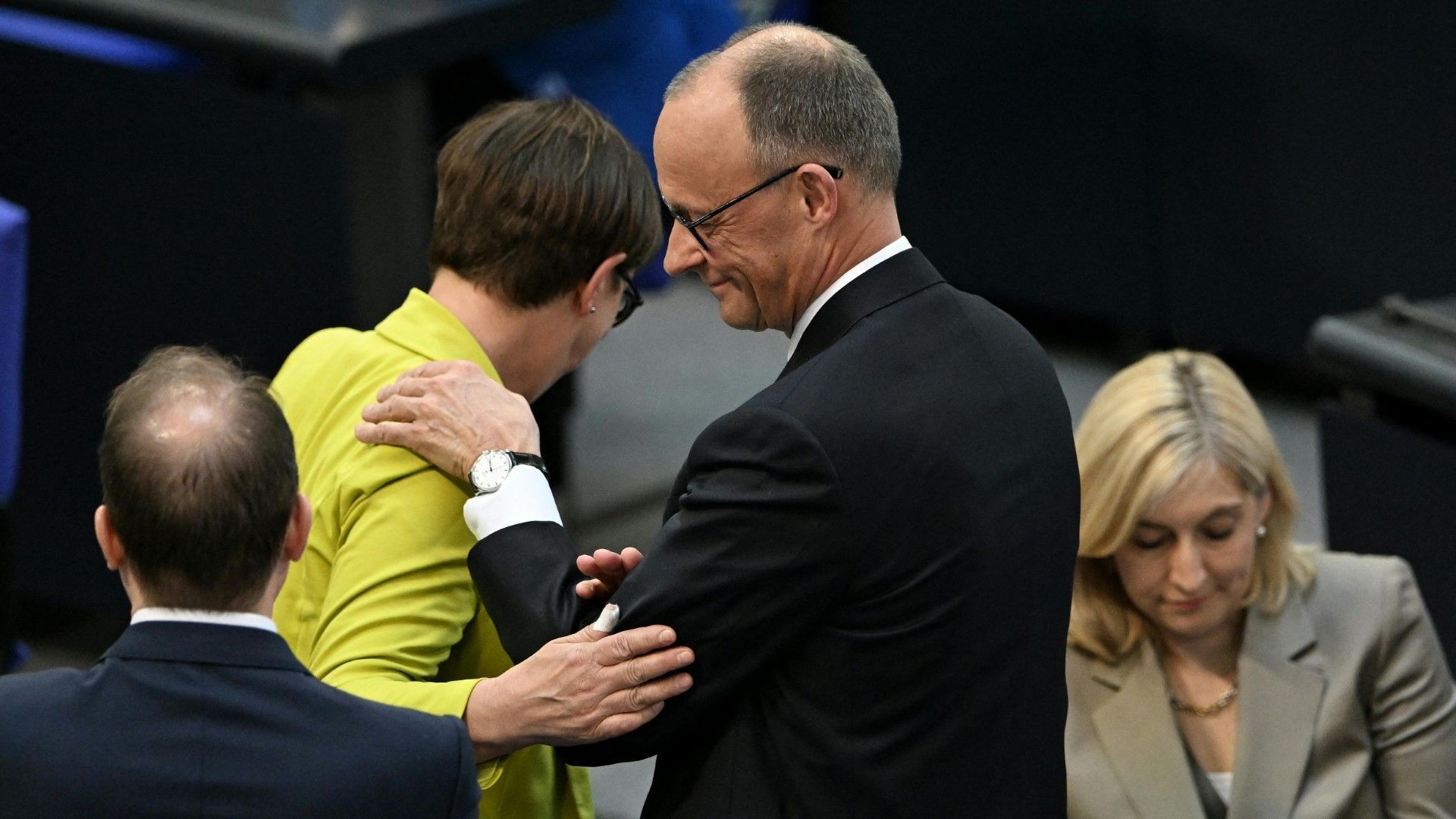 Video: Kanzlerwahl: Bundestag tritt erneut zusammen