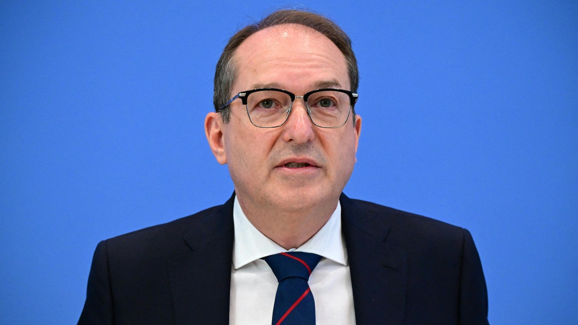 Dobrindt will AfD „wegregieren“