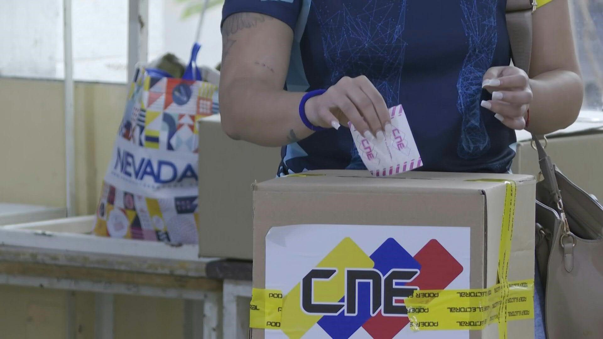 Venezuela: polling stations open in Caracas for municipal elections