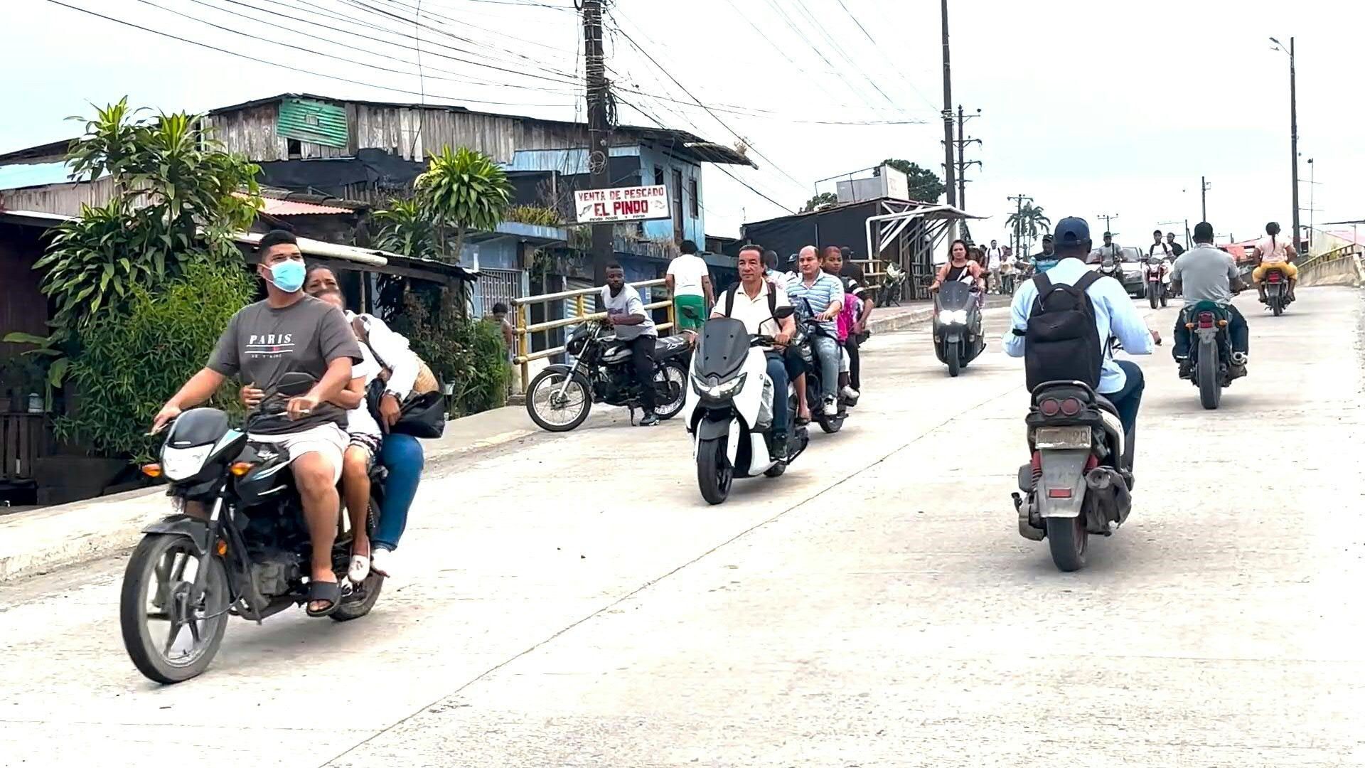 Colombians evacuate Pacific town after tsunami warning