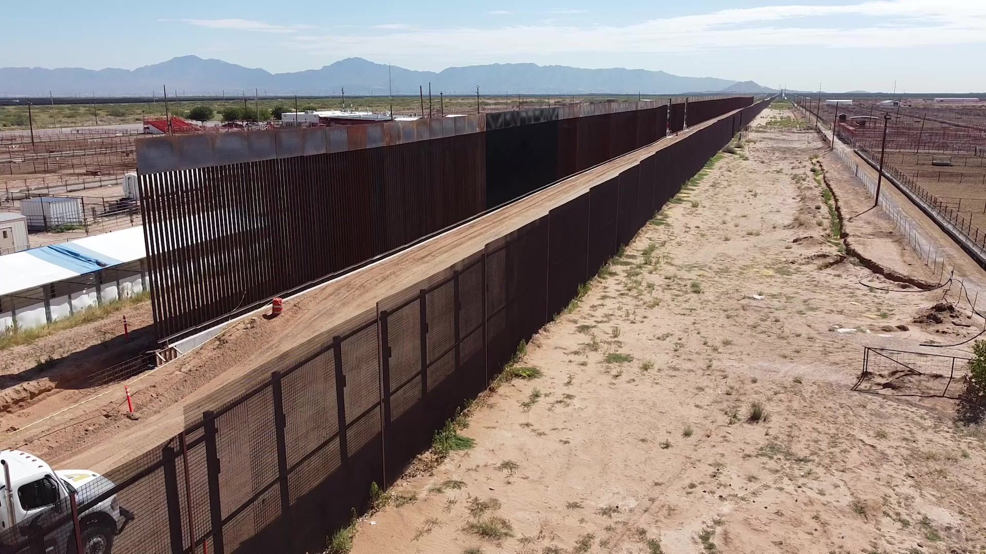 Video: Part of US-Mexico border wall painted in black at Trump's request