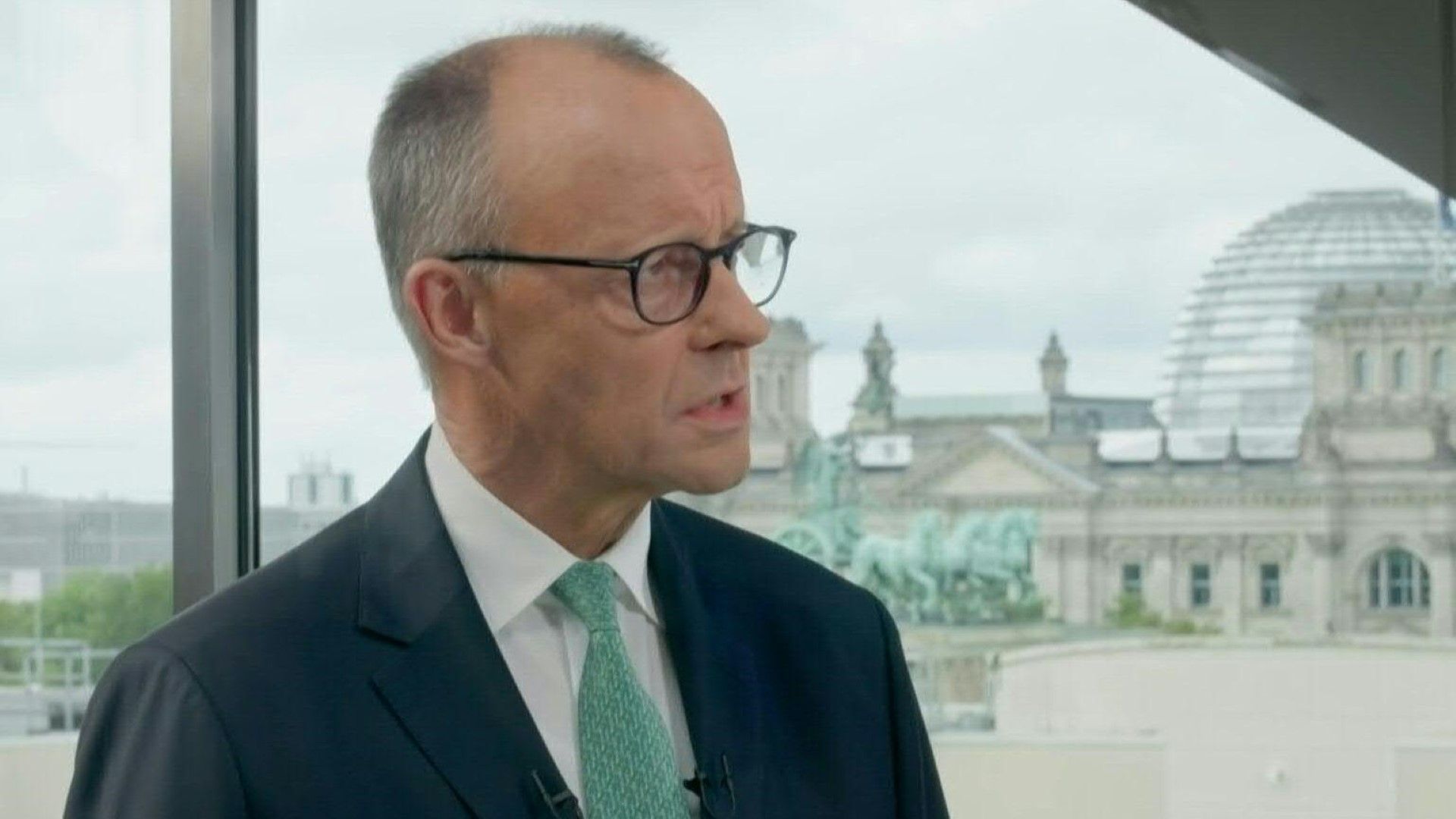 Merz schließt Soldatenentsendung vor Ukraine-Waffenstillstand aus