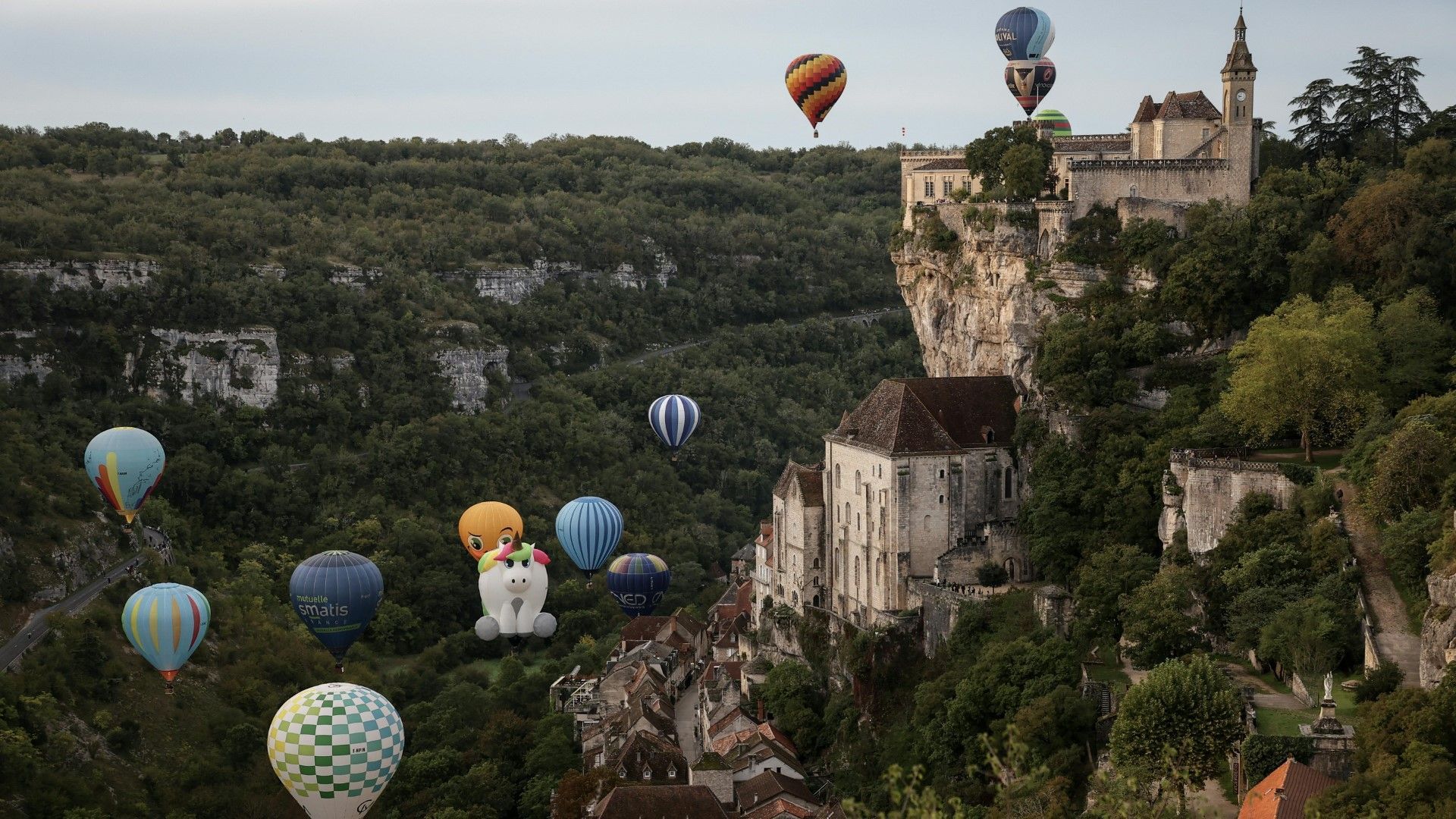 Spektakel am Himmel über Rocamadour