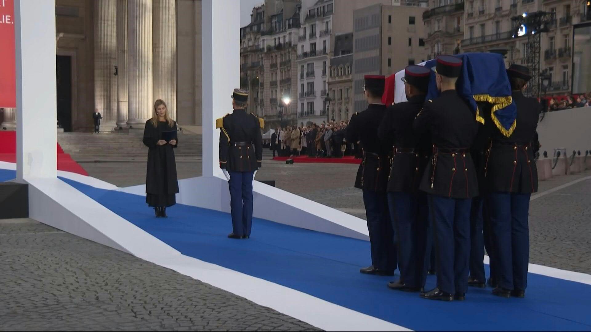 Video: Robert Badinter : a symbolic casket is carried up towards the Pantheon