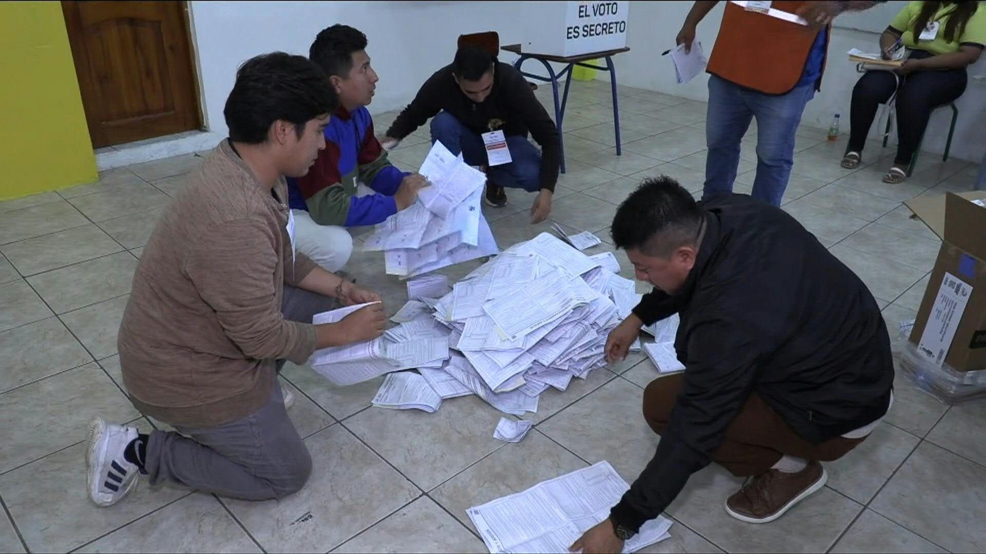 Referendum on the return of foreign military bases : Polls close