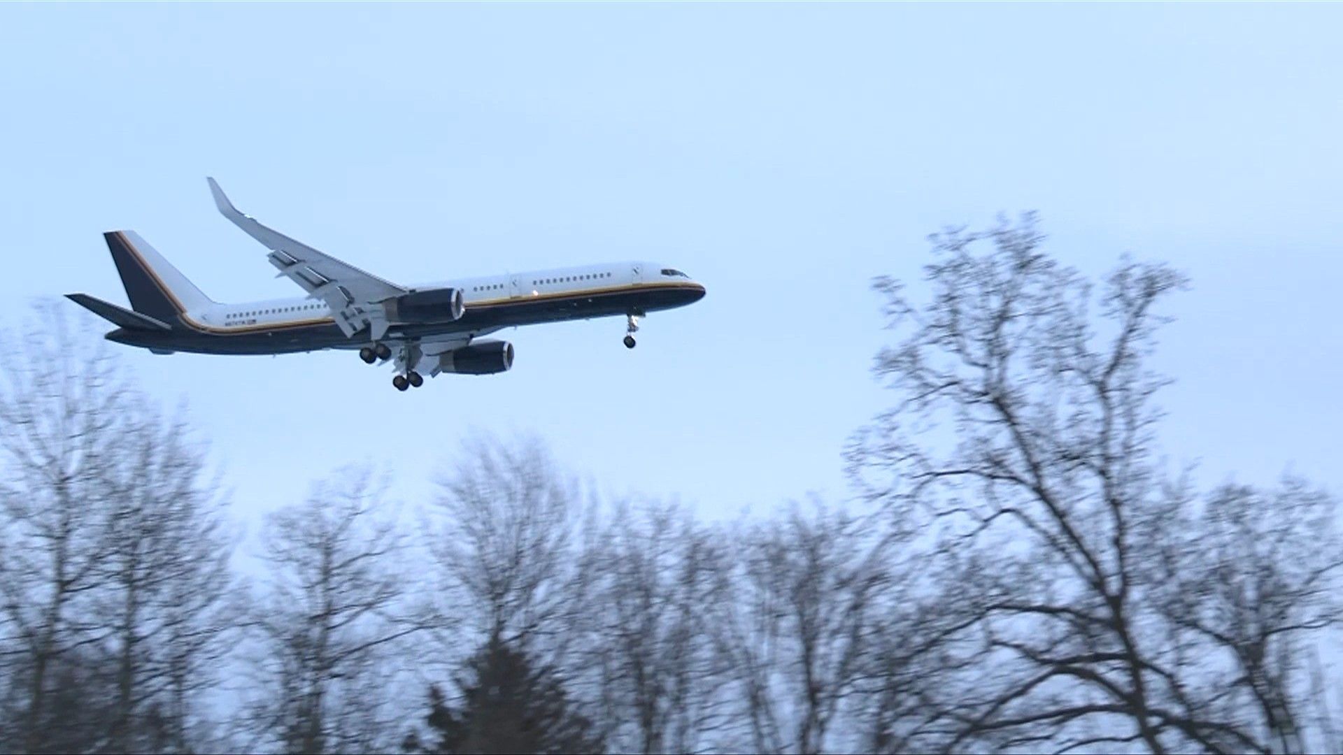 Plane-believed-to-be-carrying-Venezuelan-President-Maduro-lands-near-New-York