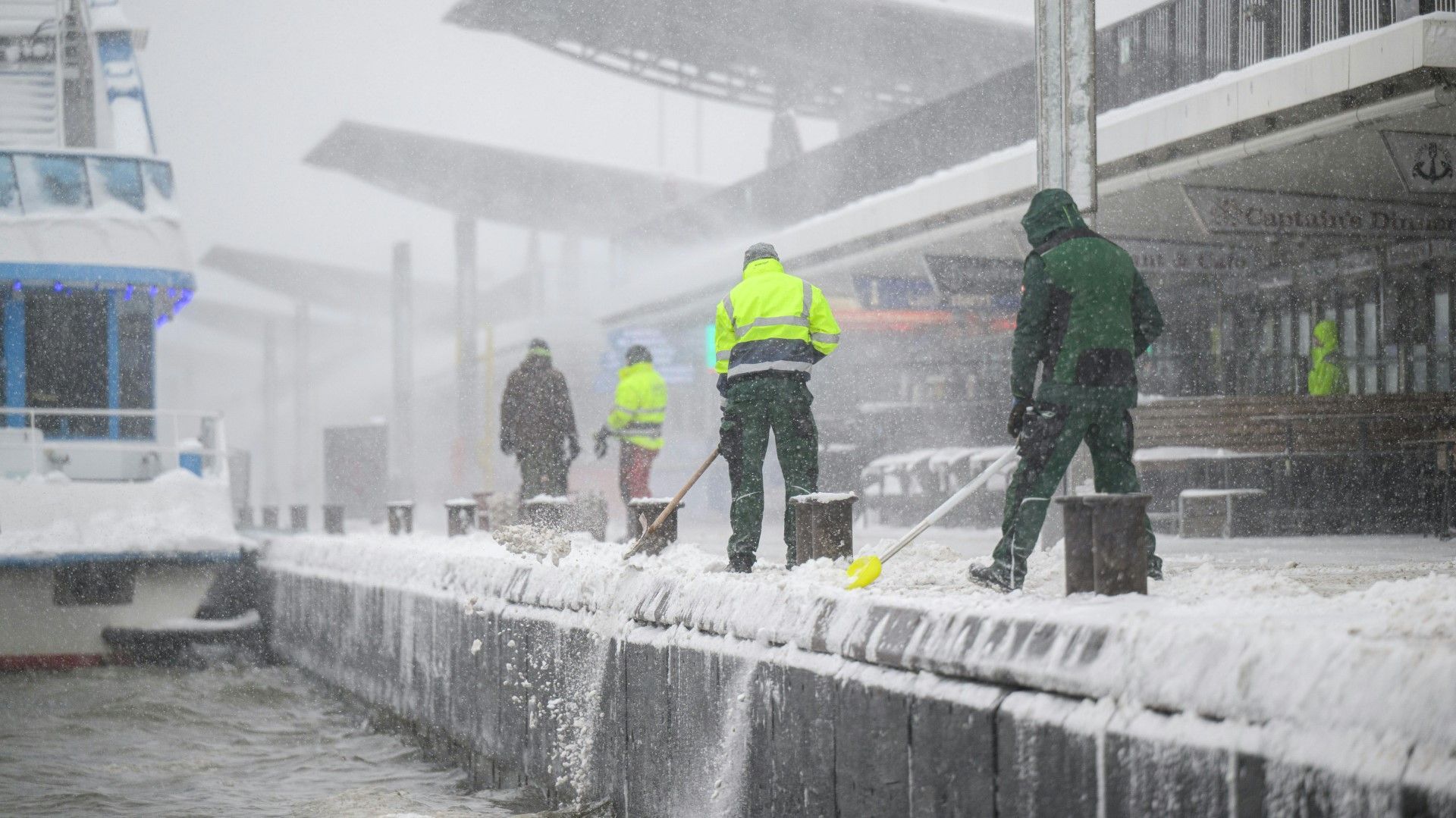 Video: Wintersturm sorgt in Europa für Verkehrschaos und Stromausfälle