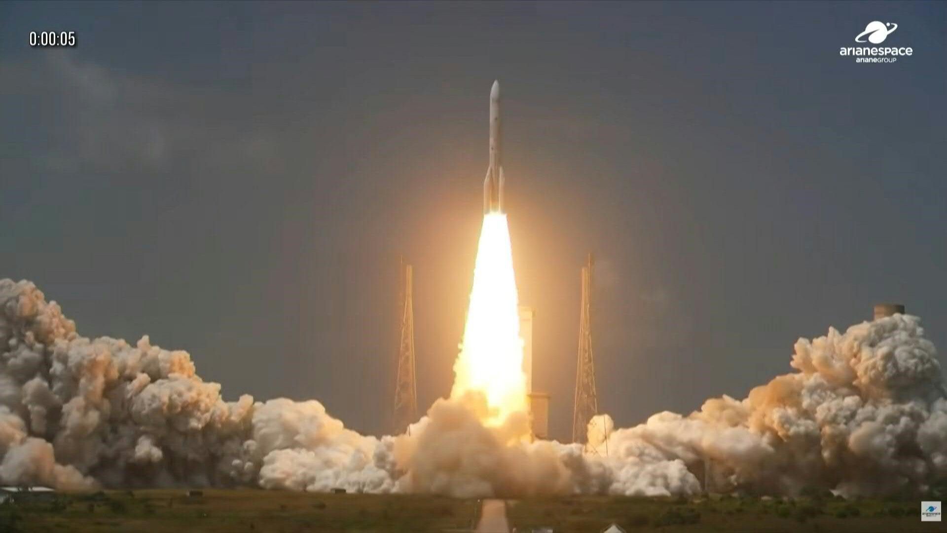 Video: Ariane 6 lifts off from Kourou with 32 satellites for Amazon Leo