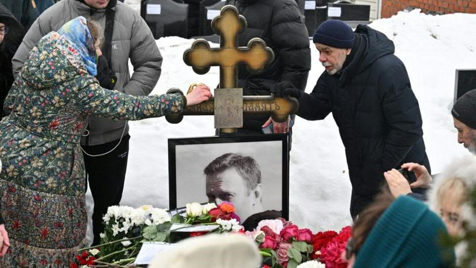 Nawalny-Mutter fordert „Gerechtigkeit“ für ihren „ermordeten“ Sohn