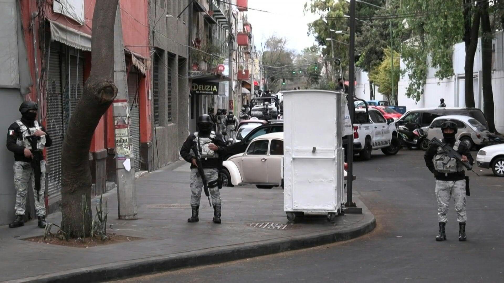 Video: National Guard guards Mexico's Attorney's Office after top drug cartel leader killed