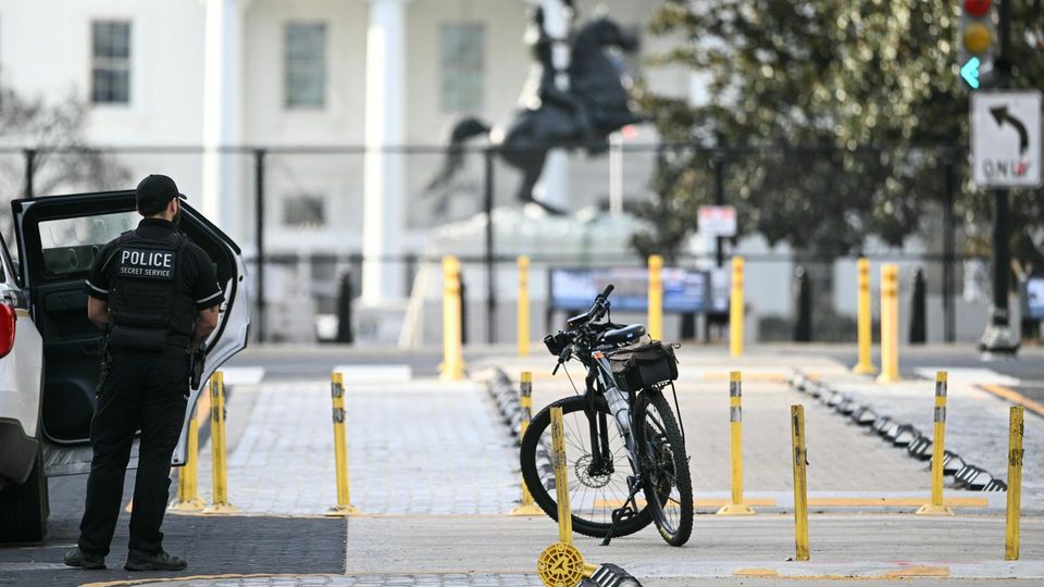 Wagen kracht in Tor am Weißen Haus – Fahrer festgenommen