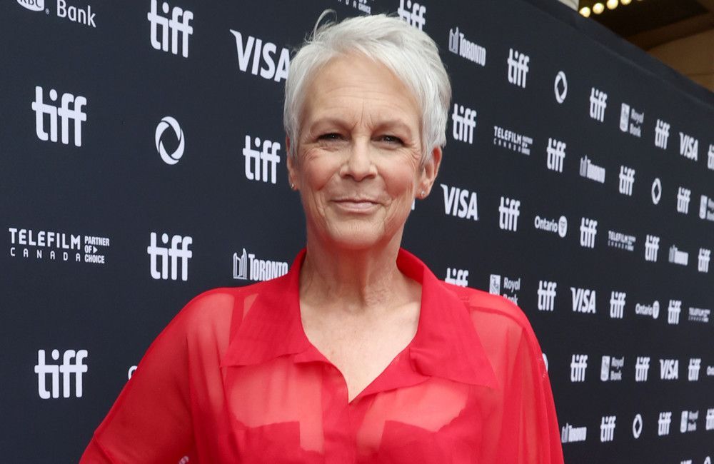 Jamie Lee Curtis molto pentita di essersi rifatta gli occhi