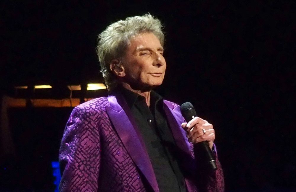 Barry Manilow thinks 