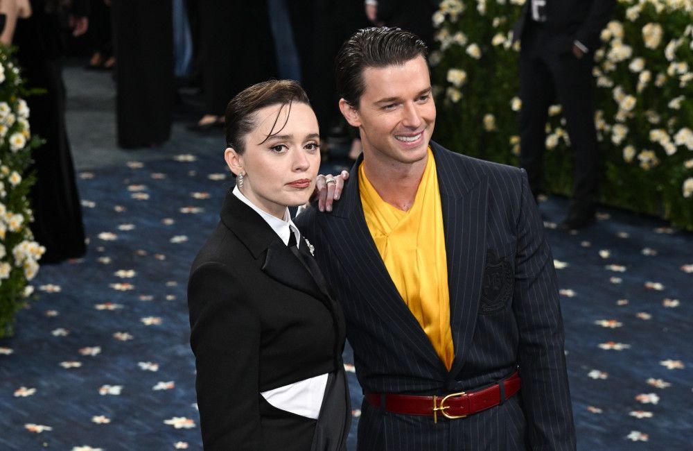 Aimee Lou Wood y Patrick Schwarzenegger revelan en qué gastan los grandes sueldos de actuación