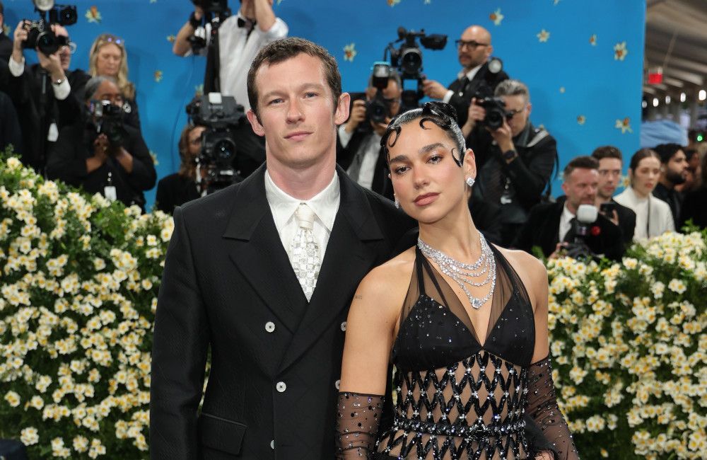 Dua Lipa und Callum Turner ’suchen ein sonniges Refugium‘