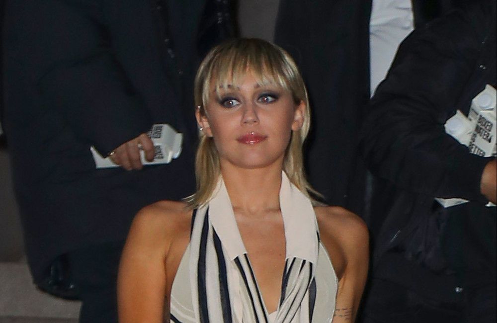 Miley Cyrus approves of father Billy Ray's relationship with Elizabeth Hurley