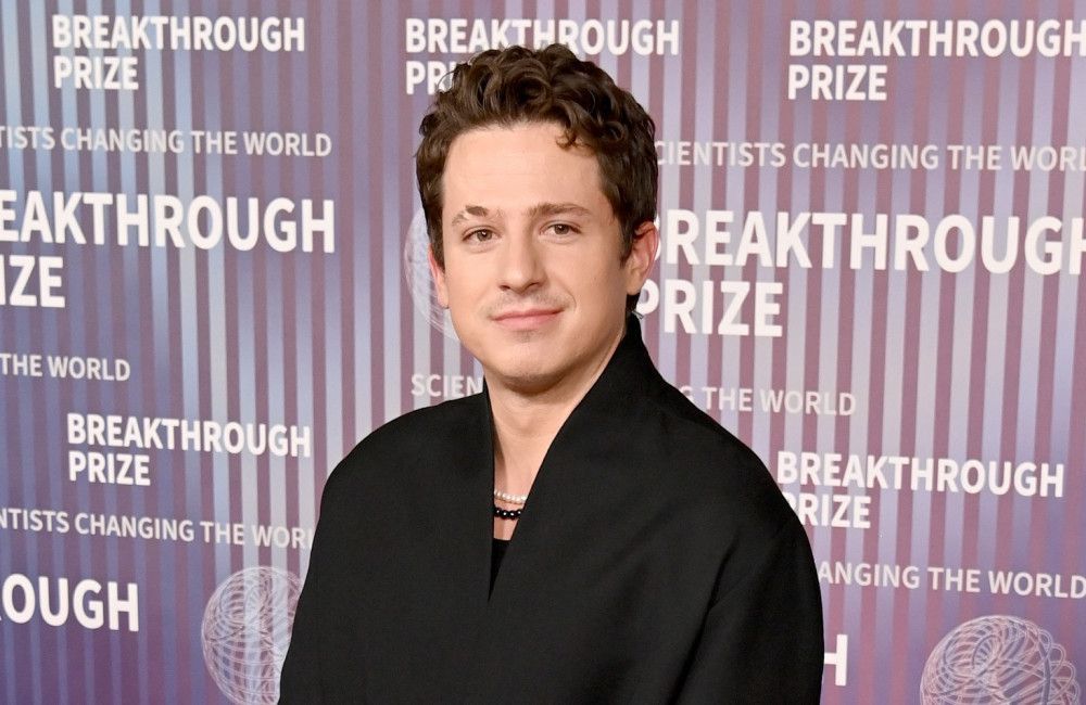 Charlie Puth schreibt Song-Texte immer mit der Hand