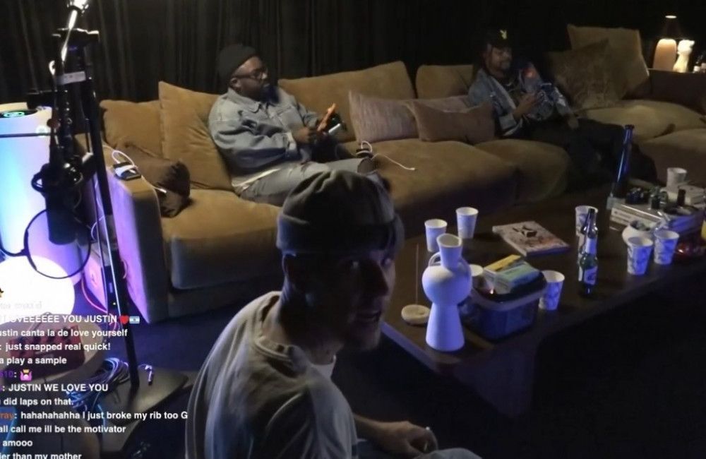 Justin Bieber has suffered a painful injury - leaving him in excruciating pain when he sings